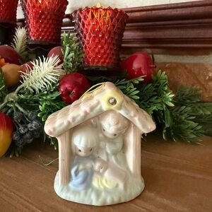 Vintage 1998 Enesco Precious Moments Porcelain Nativity Scene Ornament
